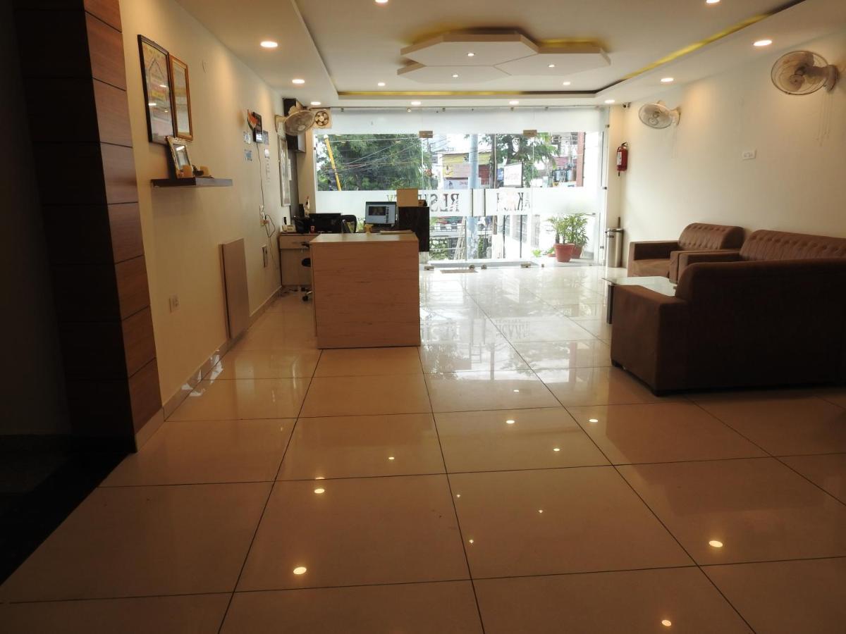 Hotel Aakash Residency Dehradun Exterior foto